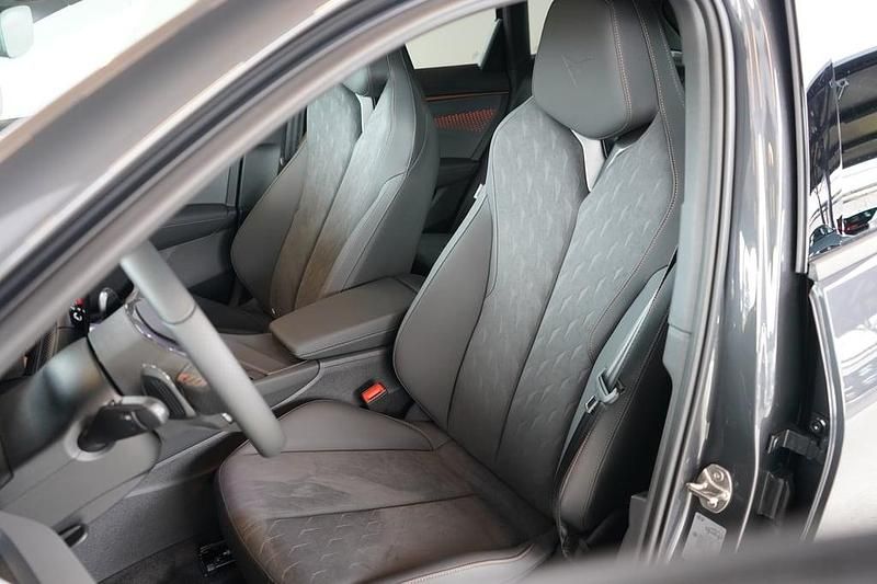 Neu Cupra Terramar 204 PS (150 kW) 2026 Dunkelgrau  metallic SUV