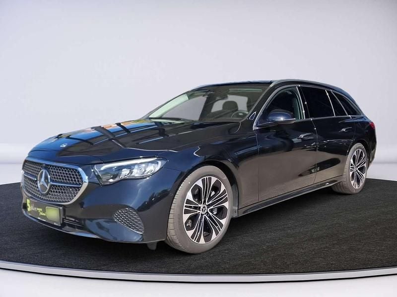 Gebraucht Mercedes E300 204 PS (150 kW) 2024 Schwarz Kombi