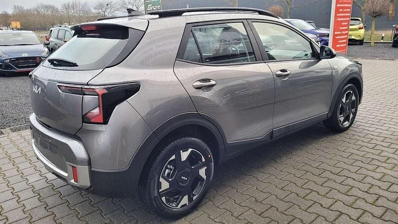 Neu Kia Stonic 101 PS (74 kW) 2025 Grau SUV