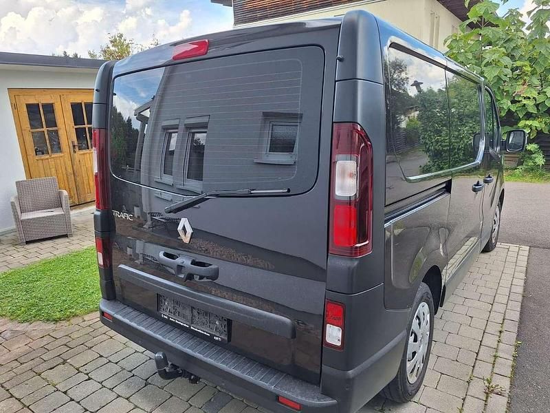 Gebraucht Renault Trafic 131 PS (96 kW) 2023 Schwarz Van / Kleinbus