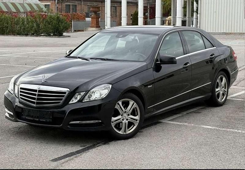Gebraucht Mercedes E350 Avantgarde 264 PS (194 kW) 2012 Limousine