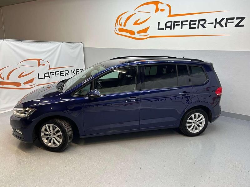 Gebraucht VW Touran Comfortline 116 PS (85 kW) 2017 Blau Van / Kleinbus