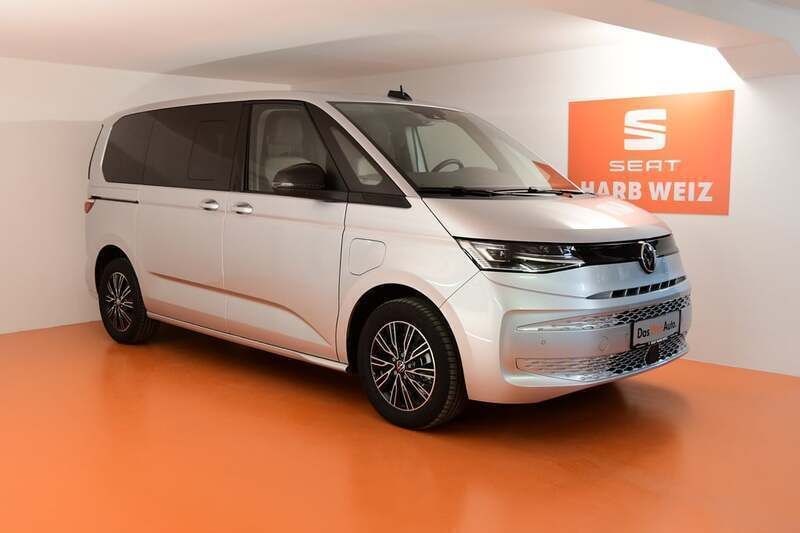 Gebraucht VW Multivan Business 218 PS (160 kW) 2024 Silber  metallic Van