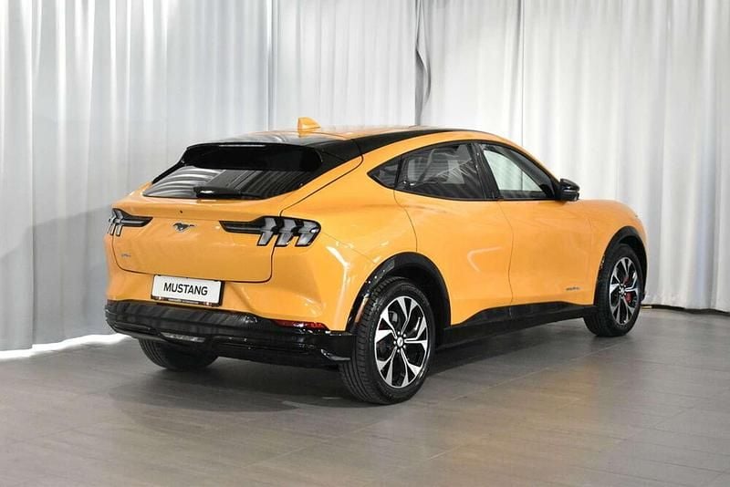 Gebraucht Ford Mustang Mach-E Standard Range 197 kW (269 PS) 2022 Orange SUV