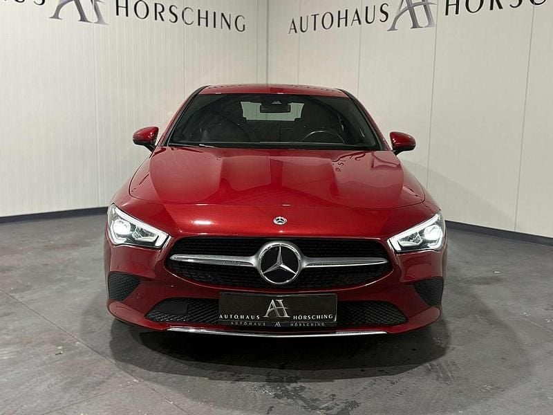 Gebraucht Mercedes CLA180 116 PS (85 kW) 2022 Rot Limousine
