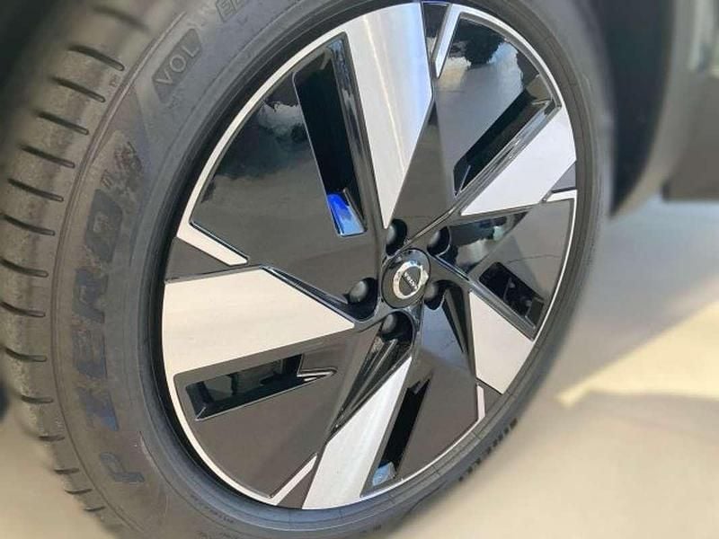 Gebraucht Volvo EC40 Plus 185 kW (252 PS) 2025 Grün SUV