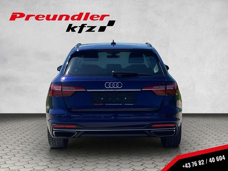 Gebraucht Audi A4 Advanced 163 PS (119 kW) 2022 Blau Kombi