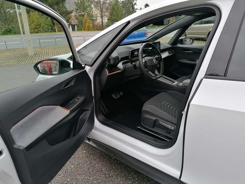 Gebraucht Cupra Born e-Boost 169 kW (231 PS) 2023 Weiß Kleinwagen