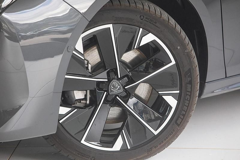 Gebraucht Peugeot 508 SW GT 181 PS (133 kW) 2024 Grau Kombi