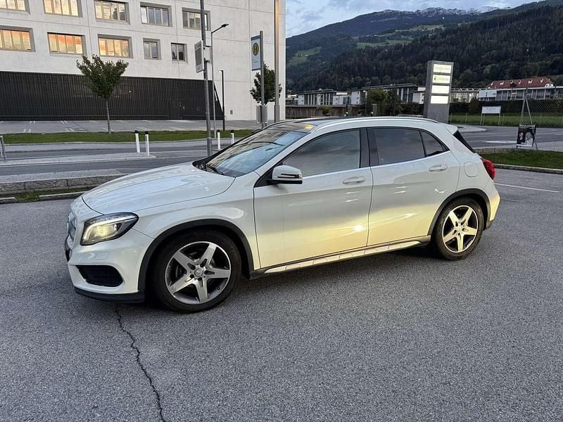 Gebraucht Mercedes GLA200 136 PS (100 kW) 2015 SUV