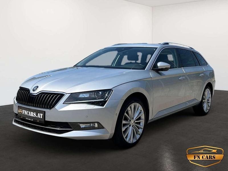 Grau Gebraucht 2017 Skoda Superb Style Kombi | € 20.990 (Superpreis) - Bild 1/4