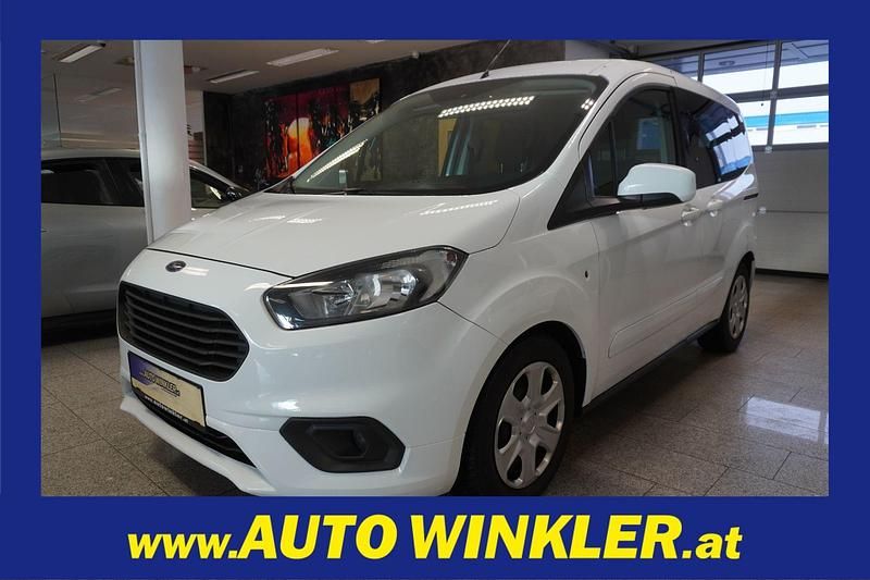 Weiß Gebraucht 2019 Ford Tourneo Courier Trend Van / Kleinbus | € 7.970 - Bild 1/4