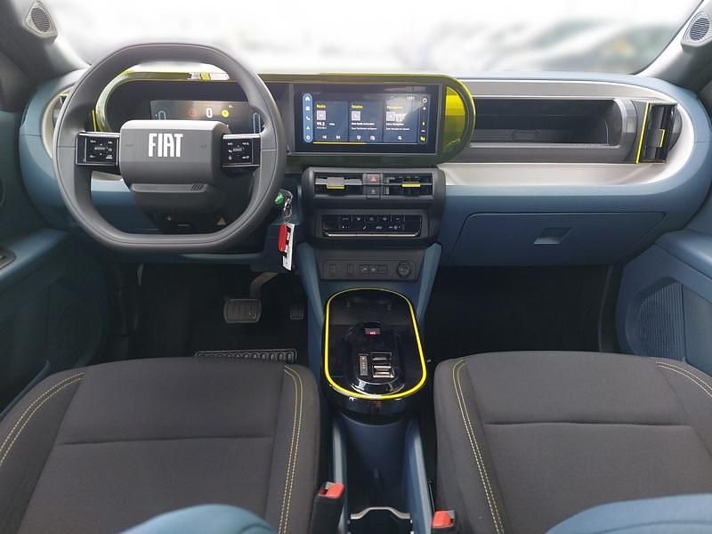 Neu Fiat Grande Panda Icon 101 PS (74 kW) 2025 Schwarz Kleinwagen