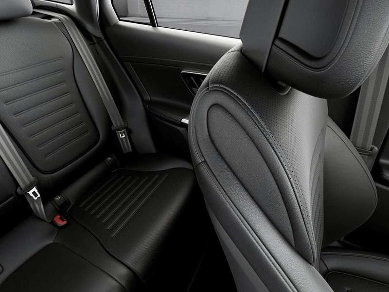 Gebraucht Mercedes GLC220 197 PS (144 kW) 2024 Schwarz SUV