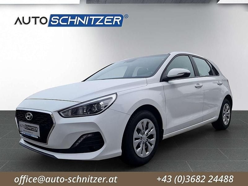 Gebraucht Hyundai i30 120 PS (88 kW) 2020 Weiß Limousine