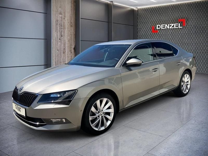 Silbermetallic Gebraucht 2017 Skoda Superb Style | € 22.490 (Guter Preis) - Bild 1/1