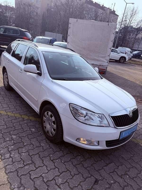 Gebraucht Skoda Octavia Ambition 105 PS (77 kW) 2013 Kombi