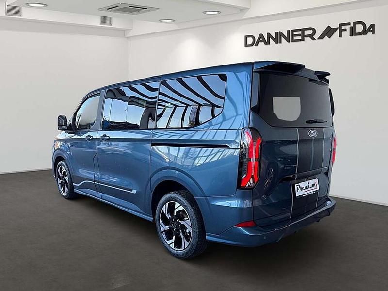 Neu Ford Tourneo Custom Sport 170 PS (125 kW) 2026 Van