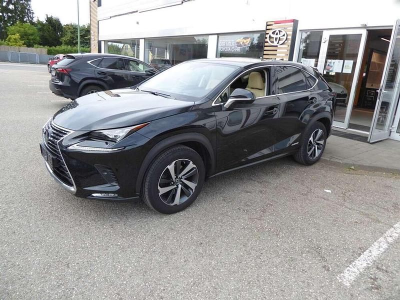 Gebraucht Lexus NX300h 155 PS (114 kW) 2020 Schwarz SUV