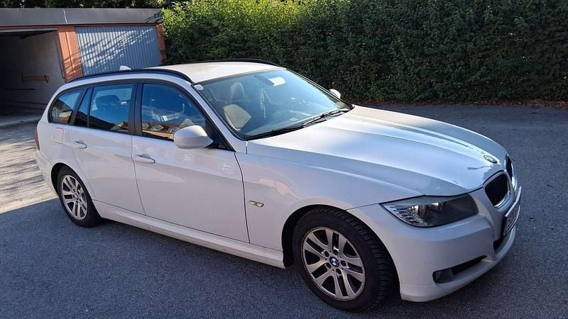Weiß Gebraucht 2011 BMW 316 Kombi | € 5.299 (Fairer Preis) - Bild 1/4