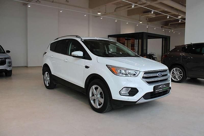 Gebraucht Ford Kuga Titanium 120 PS (88 kW) 2017 Weiß SUV