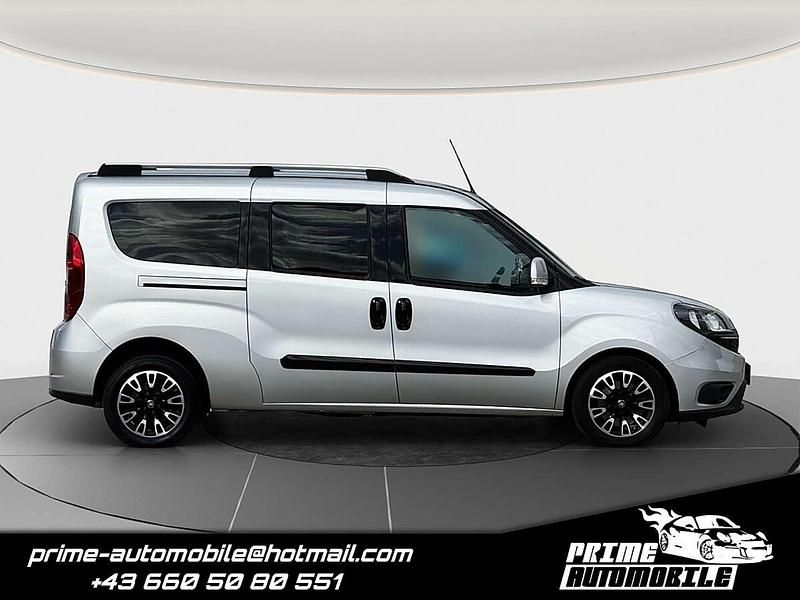 Gebraucht Fiat Doblò Lounge 120 PS (88 kW) 2018 Silber Van / Kleinbus