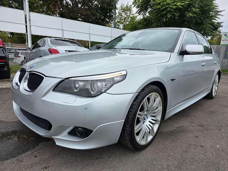 Grau Gebraucht 2009 BMW 520 Limousine | € 10.990 (Teuer) - Bild 1/4