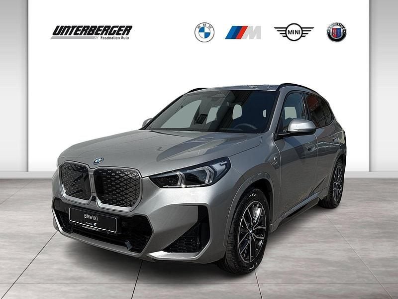 Grau Neu 2025 BMW iX1 M Sport SUV | € 55.290 (Guter Preis) - Bild 1/4