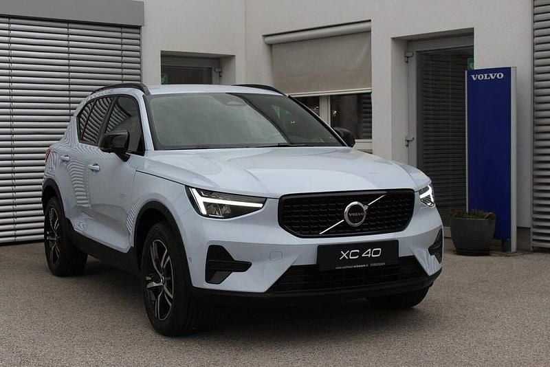 Gebraucht Volvo XC40 163 PS (119 kW) 2025 Blau SUV