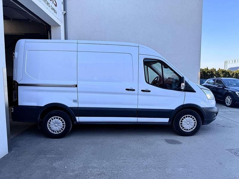 Gebraucht Ford Transit Trend 131 PS (96 kW) 2018 Weiß Van