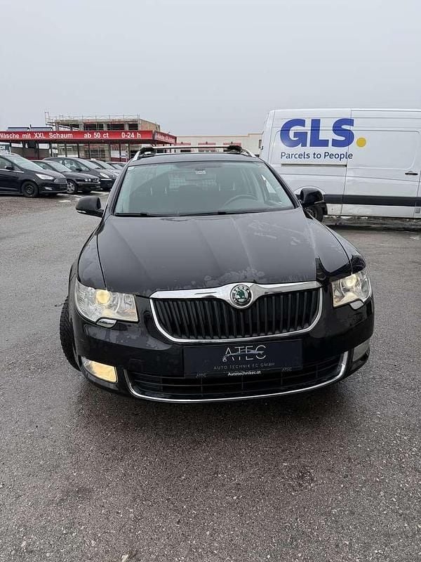 Schwarz Gebraucht 2010 Skoda Superb Ambition Kombi | € 7.949 (Fairer Preis) - Bild 1/4
