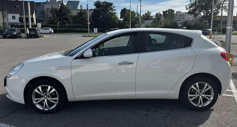 Gebraucht Alfa Romeo Giulietta 105 PS (77 kW) 2013 Kleinwagen