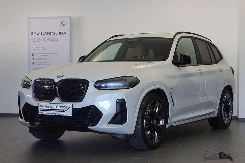 Weiß Gebraucht 2024 BMW iX3 Shadowline SUV | € 46.900 (Etwas zu teuer) - Bild 1/4