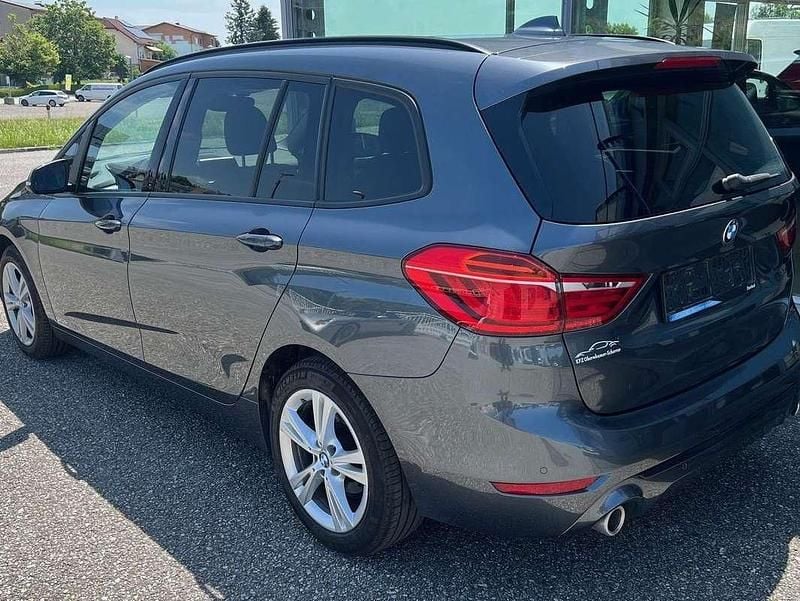 Gebraucht BMW 218 Gran Tourer Sport Line 150 PS (110 kW) 2019 Grau Van / Kleinbus