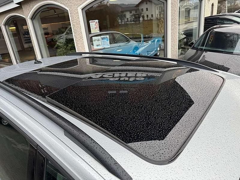 Gebraucht VW Touran 122 PS (89 kW) 2023 Silber Van / Kleinbus