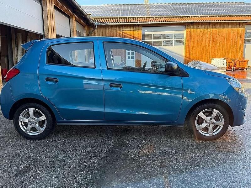 Gebraucht Mitsubishi Space Star Inform 71 PS (52 kW) 2013 Blau Limousine