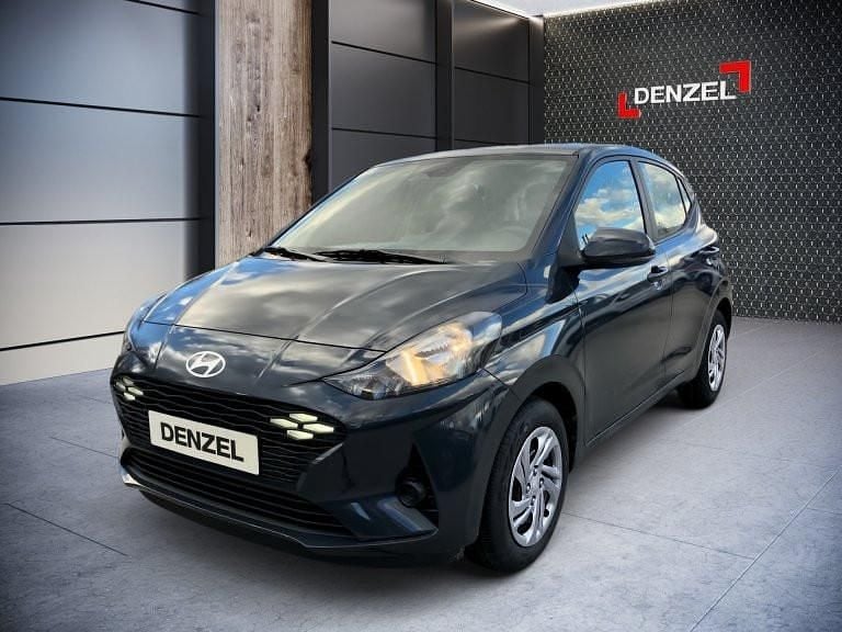 Neu Hyundai i10 63 PS (46 kW) 2025 Grau Kleinwagen