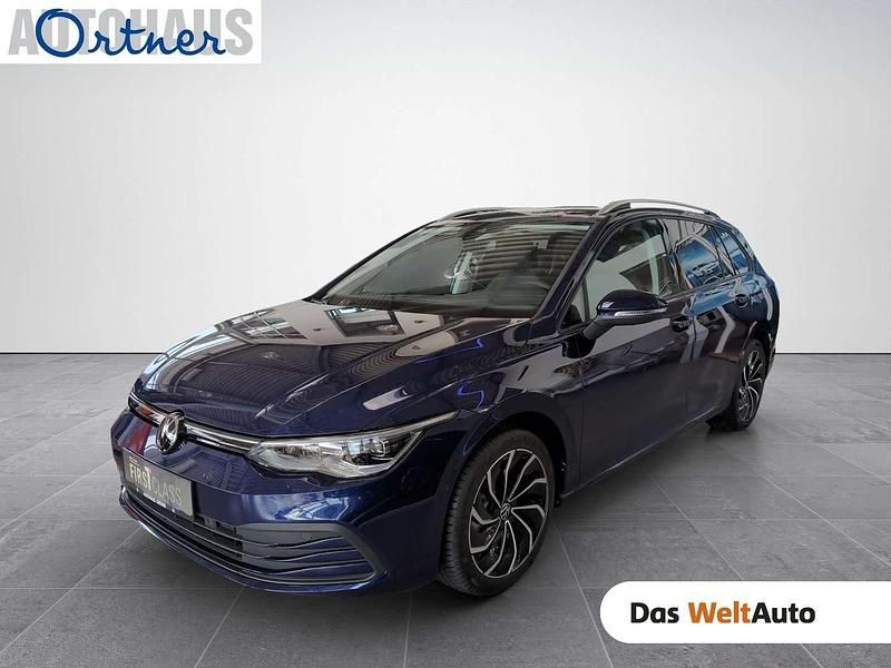 Gebraucht VW Golf VIII Life 110 PS (80 kW) 2024 Blau Kombi