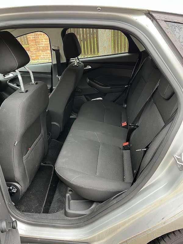 Gebraucht Ford Focus Trend 120 PS (88 kW) 2016 Silber Kombi