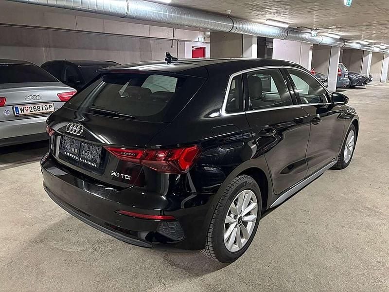 Gebraucht Audi A3 Sport 116 PS (85 kW) 2023 Schwarz Limousine