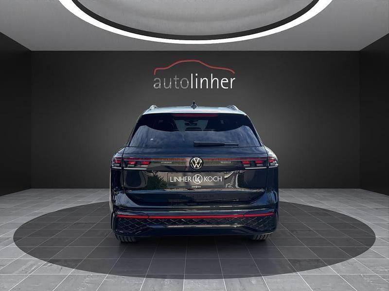 Neu VW Tiguan Sport 204 PS (150 kW) 2025 Schwarz  metallic SUV