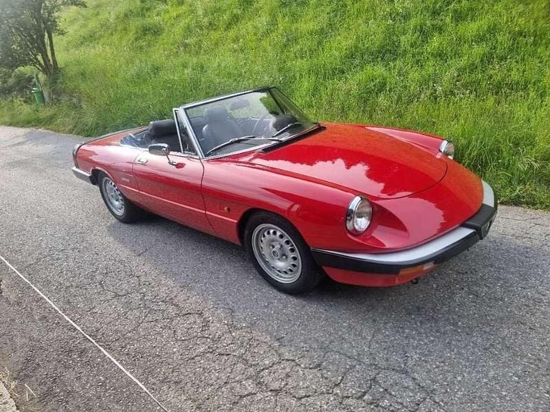 Gebraucht Alfa Romeo Spider 132 PS (97 kW) 1987 Rot Cabrio