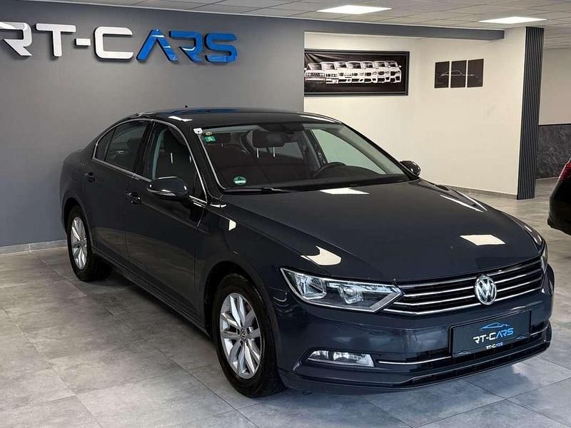 Gebraucht VW Passat Comfortline 120 PS (88 kW) 2016 Grau Limousine