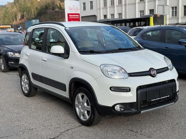 Weiß Gebraucht 2014 Fiat Panda Rock Limousine | € 11.900 - Bild 1/4
