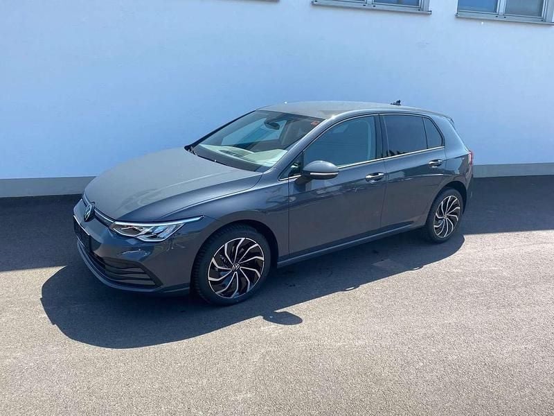 Grau Gebraucht 2024 VW Golf VIII Limousine | € 24.990 (Fairer Preis) - Bild 1/4