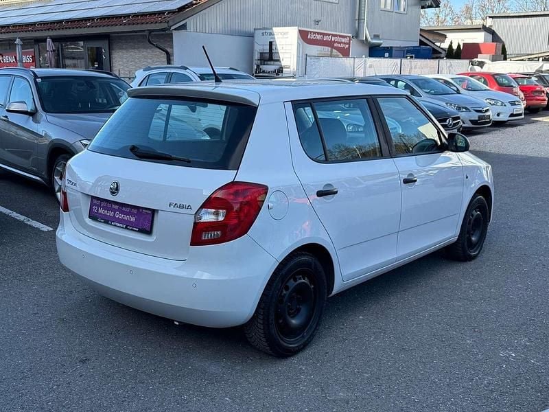 Gebraucht Skoda Fabia Active 60 PS (44 kW) 2014 Weiß Kleinwagen