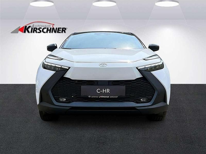Neu Toyota C-HR Active 152 PS (111 kW) 2025 Weiß SUV