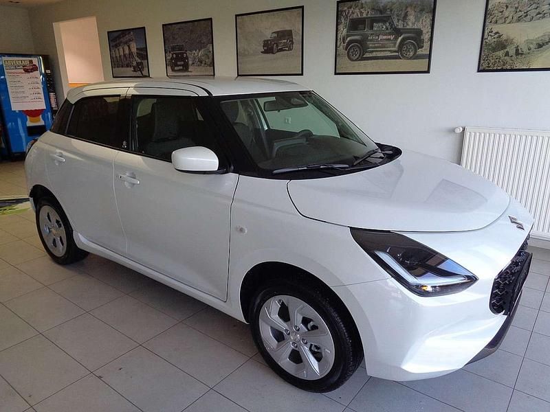 Weiß Neu 2025 Suzuki Swift Limousine | € 19.990 (Fairer Preis) - Bild 1/4