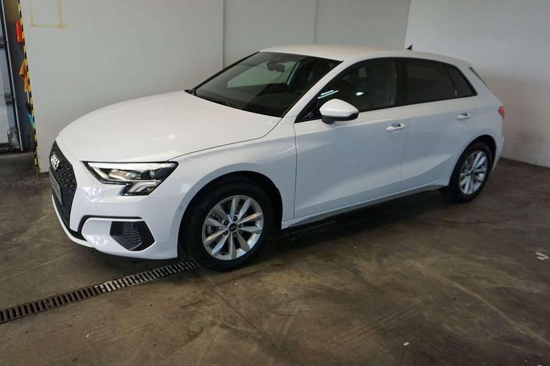 Gebraucht Audi A3 Ambiente 110 PS (80 kW) 2023 Weiss  normal Limousine