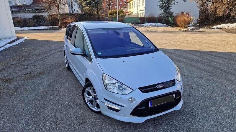 Gebraucht Ford S-MAX Titanium 200 PS (147 kW) 2013 Van / Kleinbus
